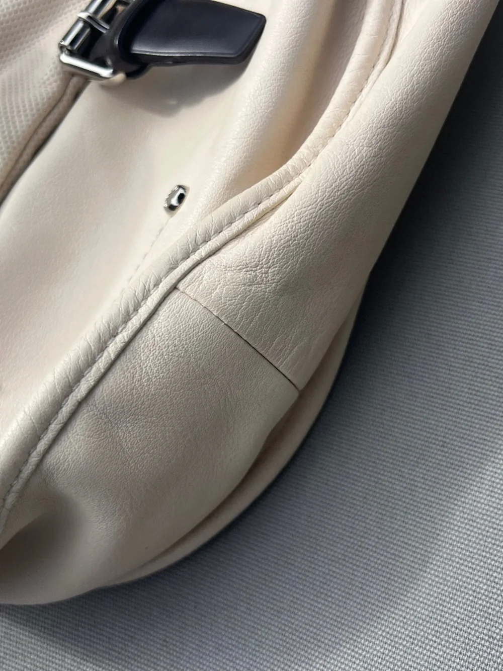 Longchamp Ivory Balzane Roots Leather Hobo Bag Made in France Ref. 2849828037